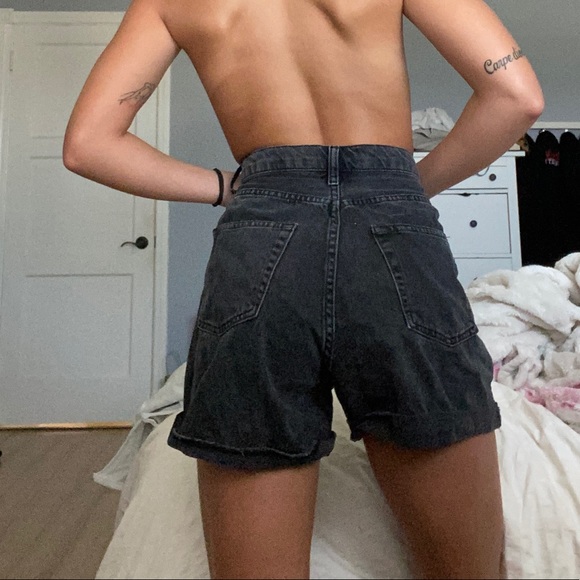 Basic black high waisted shorts - Picture 3 of 3